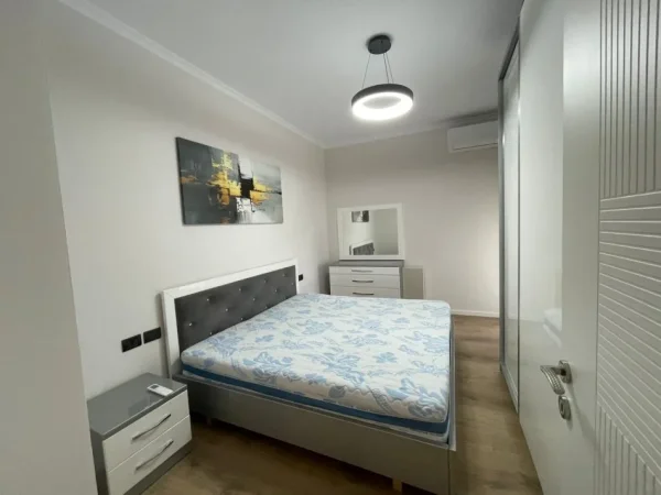 Tirane, jepet me qera apartament 1+1 Kati 3, 70 m² 1.000 € (rruga e kosovareve)