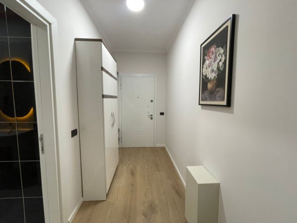 Tirane, jepet me qera apartament 1+1 Kati 3, 70 m² 1.000 € (rruga e kosovareve)