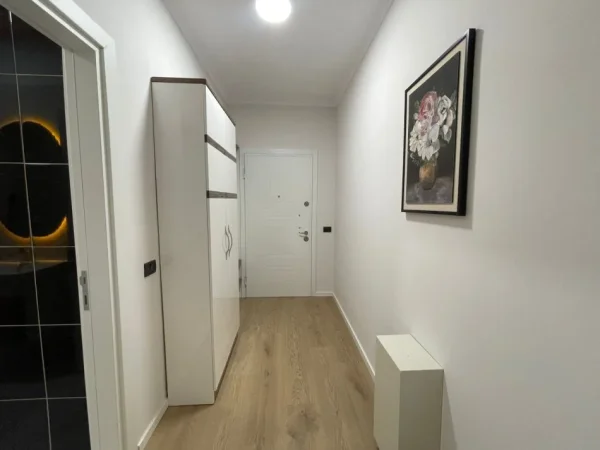 Tirane, jepet me qera apartament 1+1 Kati 3, 70 m² 1.000 € (rruga e kosovareve)