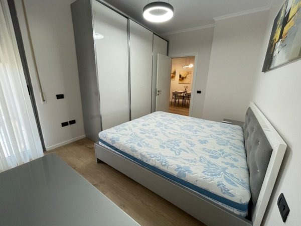 Tirane, jepet me qera apartament 1+1 Kati 3, 70 m² 1.000 € (rruga e kosovareve)