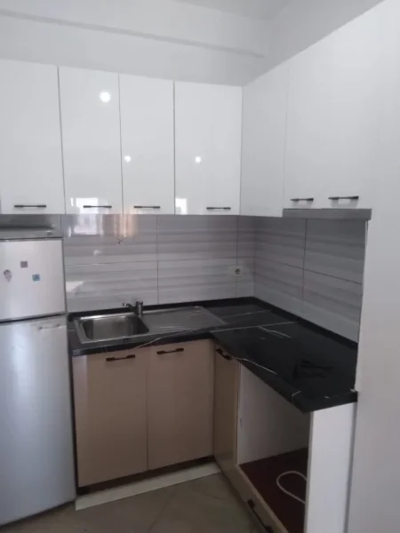Tirane, jepet me qera apartament 1+1 Kati 7, 60 m² 350 € (Yzberisht)