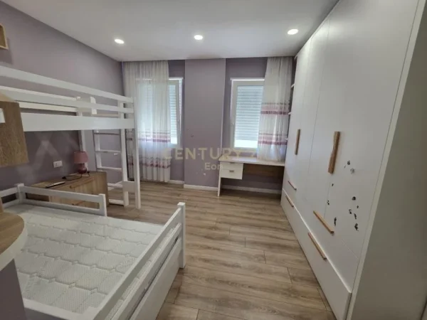 Durres, shitet apartament 3+1 Kati 3, 115 m² 175.000 € (Vollga , Durres)