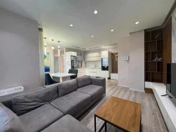 Tirane, jepet me qera apartament 2+1+Aneks+Ballkon Kati 4, 81 m² 1.600 € (Rr.e Elbasanit)