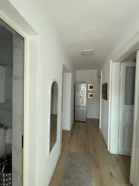 Tirane, jepet me qera apartament 1+1 Kati 1, 60 m² 600 € (Myslym Shyri)
