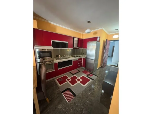 Tirane, jepet me qera apartament 2+1+Aneks+Ballkon Kati 2, 90 m² 750 € (Selite)