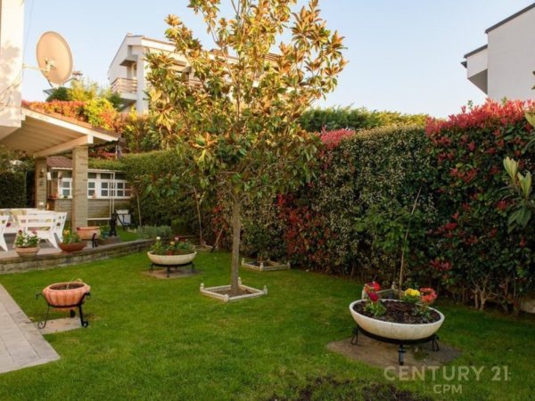 Tirane, jepet me qera Vile 2 Katshe Kati 2, 649 m² 3.000 € (TEG , Long Hill)
