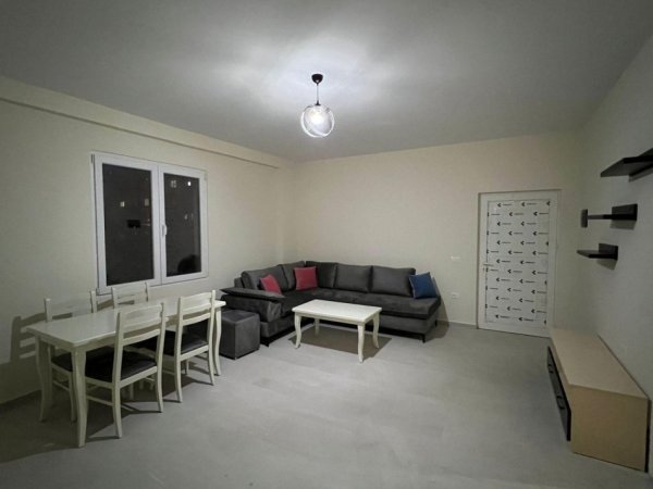 Tirane, jepet me qera apartament 1+1+Ballkon , 55 m² 400 € 