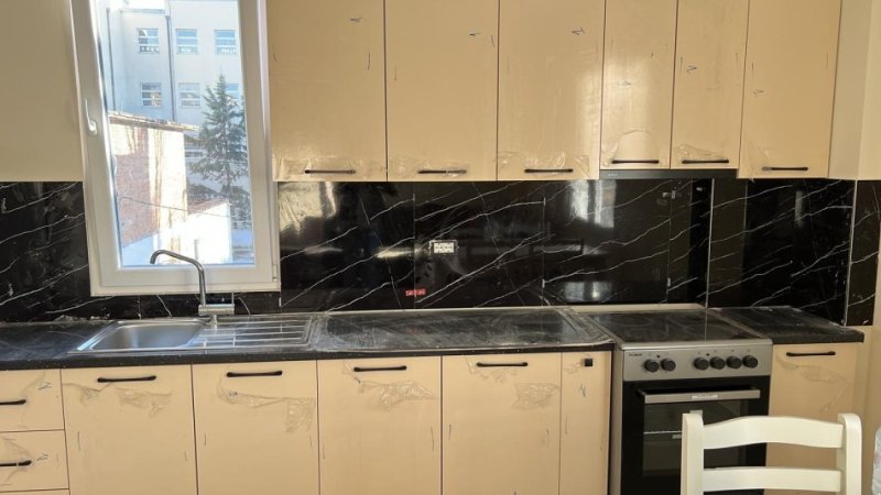 Tirane, jepet me qera apartament 1+1+Ballkon , 55 m² 400 € 