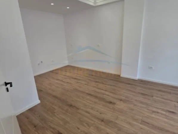Tirane, shitet apartament 2+1 Kati 7, 96 m² 210.000 € (Rruga e Kavajës, prane qendres Condor.)