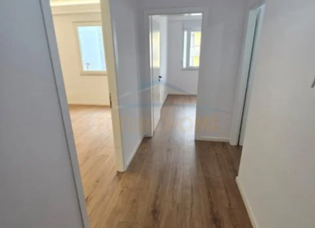 Tirane, shitet apartament 2+1 Kati 7, 96 m² 210.000 € (Rruga e Kavajës, prane qendres Condor.)
