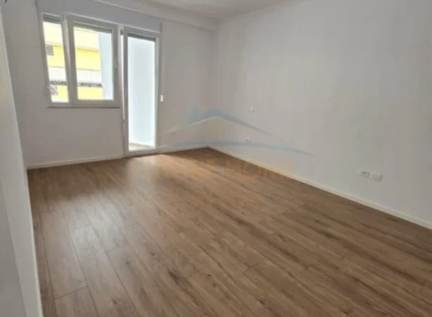 Tirane, shitet apartament 2+1 Kati 7, 96 m² 210.000 € (Rruga e Kavajës, prane qendres Condor.)
