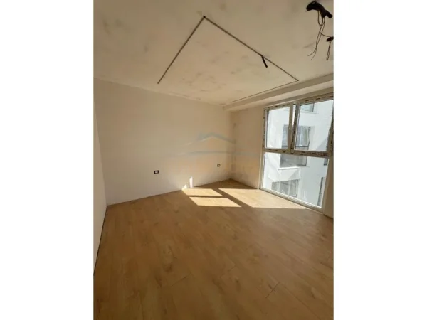 Tirane, shitet apartament 1+1+Ballkon Kati 7, 71 m² 114.240 € 