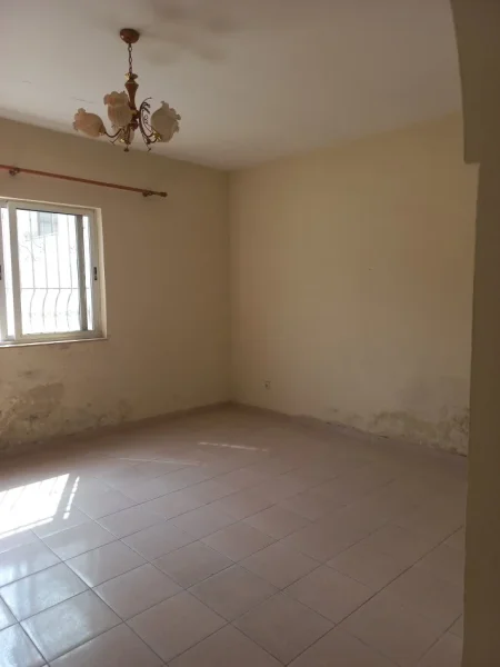 Tirane,Qera Ambjent-Biznesi, ideale për klinik medikale, dentare, sallon parukeri, magazin, kopsht fëmijësh etj ,kat 0, sip.190m², qera 1'000€/muaj, përfshir 15% tatim burim, në rr.K.Ylli, tek Çerdhja Nr.42, 70m nga rr.Aleksandër Moisiu/Kinostudio, dhe 200m nga TV Clan/rrethi-Porcelanit / Freskut, T