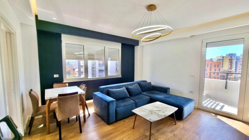 Tirane, jepet me qera apartament 1+1+Ballkon Kati 6, 60 m² 600 € (Rruga e Dibrrs)