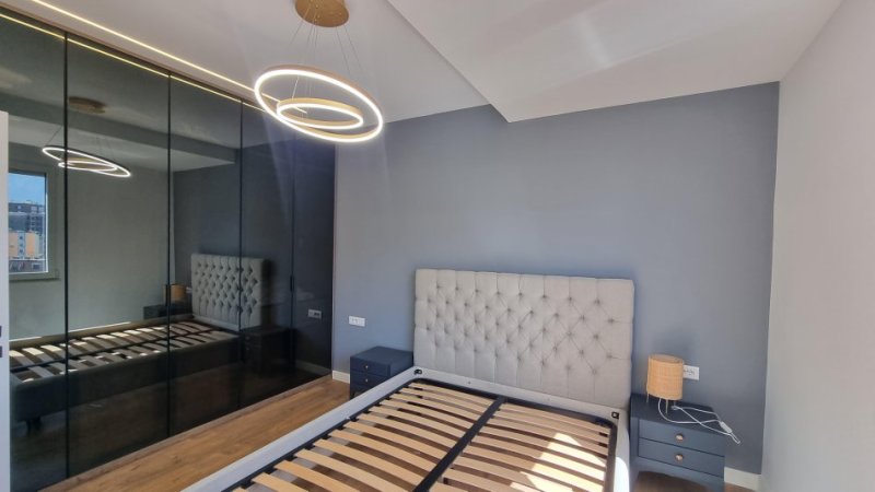 Tirane, jepet me qera apartament 1+1+Ballkon Kati 6, 60 m² 600 € (Rruga e Dibrrs)