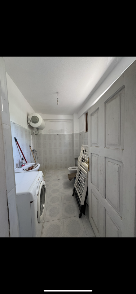 Tirane, jepet me qera apartament 1+1 Kati 1, 50 m² 30.000 € (Rruga Arkitekt Kasemi)
