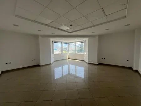 Tirane, jepet me qera zyre Kati 6, 110 m² 1.800 € (Bulevardi Dëshmorët e Kombit, Kullat Binjake)
