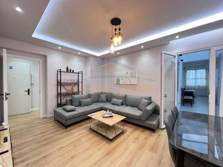 Tirane, shitet apartament 2+1+2+Ballkon Kati 11, 87 m² 258.000 € (Rruga e Kavajës përballë Delijorgjit)