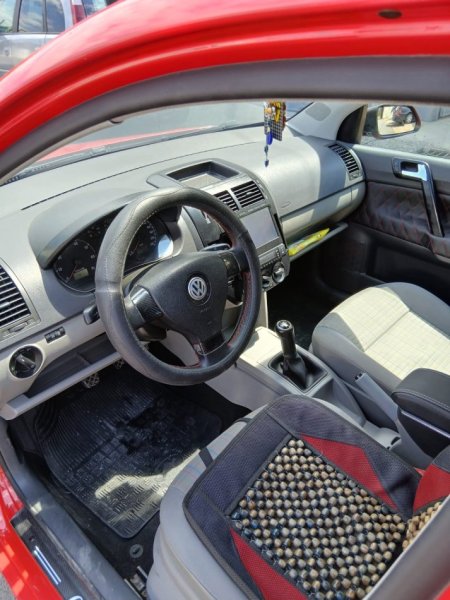 Shqiperi, shitet makine VOLKSWAGEN POLO Benzin, e kuqe manuale Kondicioner 168.000 km