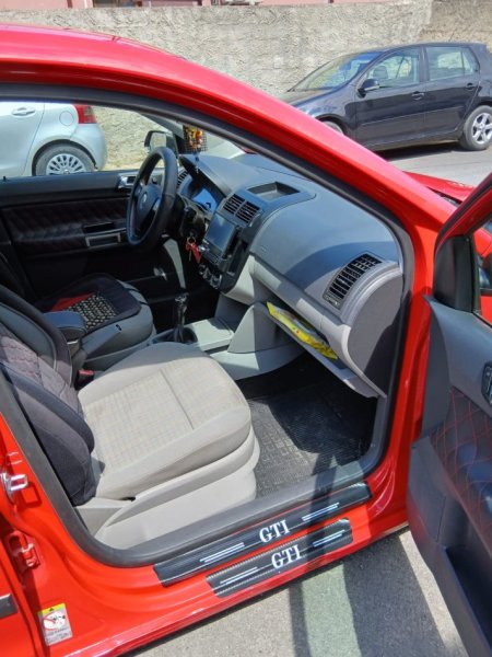 Shqiperi, shitet makine VOLKSWAGEN POLO Benzin, e kuqe manuale Kondicioner 168.000 km