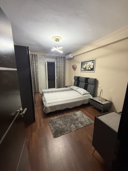 Tirane, jepet me qera apartament 2+1+Aneks+Ballkon Kati 6, 100 m² 600 € 