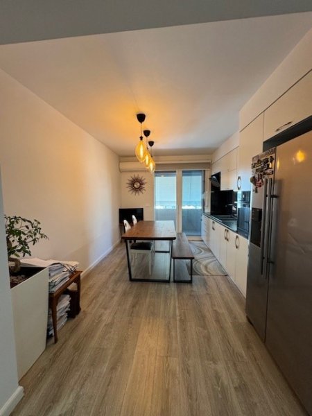 Tirane, jepet me qera apartament 2+1+Ballkon Kati 3, 100 m² 110,000 leke