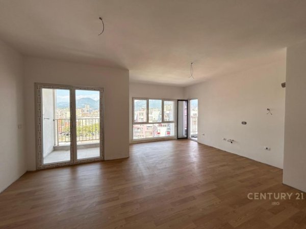 Tirane, jepet me qera apartament 2+1+Aneks+Ballkon Kati 8, 118 m² 700 € (Zogu i Zi)