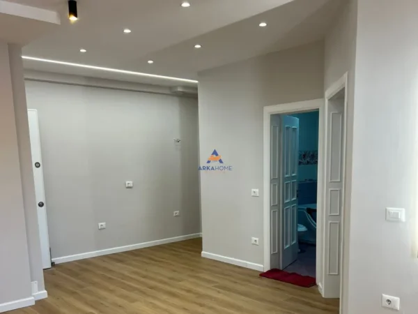 Tirane, shitet 1+1+Ballkon Kati 2, 76 m² 1.400.000 € 