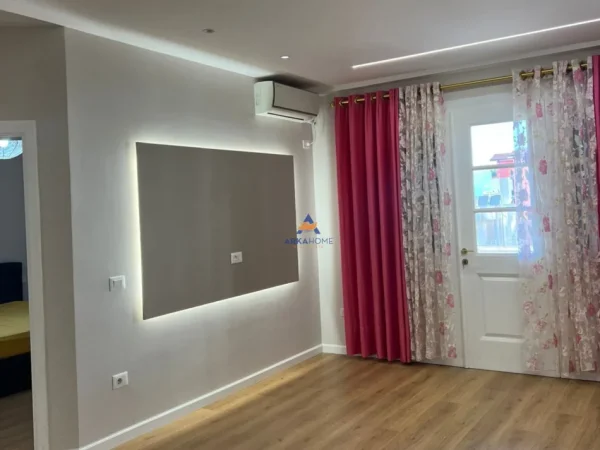 Tirane, shitet 1+1+Ballkon Kati 2, 76 m² 1.400.000 € 