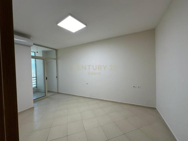 Tirane, jepet me qera apartament 2+1 Kati 11, 112 m² 650 € (Stacioni i Trenit)