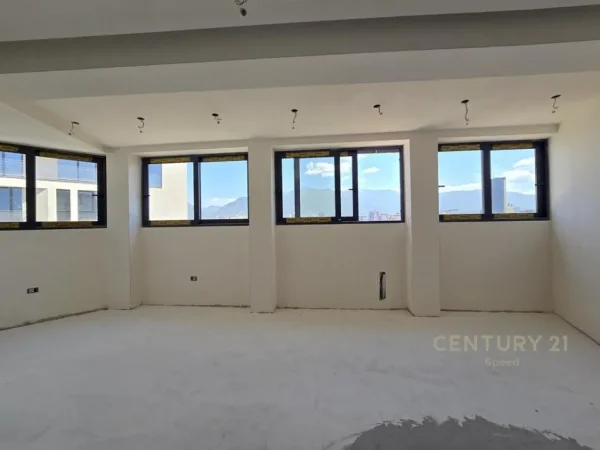 Tirane, shes apartament 2+1 Kati 8, 107 m² 258.000 € (Rruga Durresit)