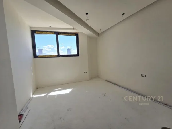 Tirane, shes apartament 2+1 Kati 8, 107 m² 258.000 € (Rruga Durresit)