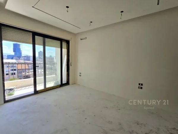 Tirane, shes apartament 2+1 Kati 8, 107 m² 258.000 € (Rruga Durresit)