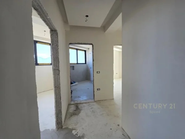 Tirane, shes apartament 2+1 Kati 8, 107 m² 258.000 € (Rruga Durresit)