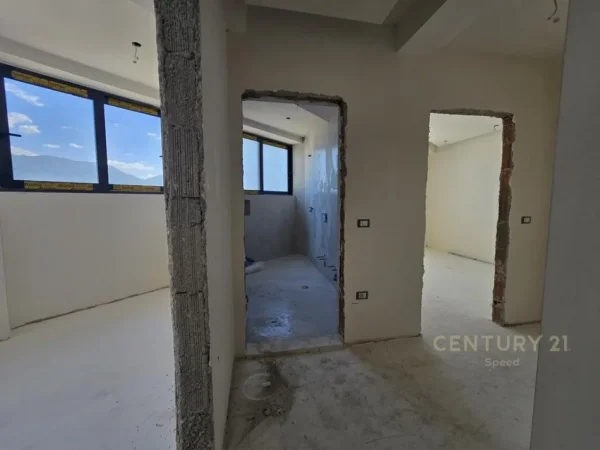 Tirane, shes apartament 2+1 Kati 8, 107 m² 258.000 € (Rruga Durresit)