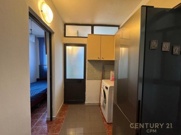 Tirane, shes apartament 1+1 Kati 5, 48 m² 73.000 € (Rrethrrotullimi Shkozes)