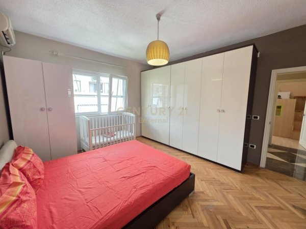 Tirane, shes apartament 2+1 Kati 5, 88 m² 270.000 € (Bar Tribeca)