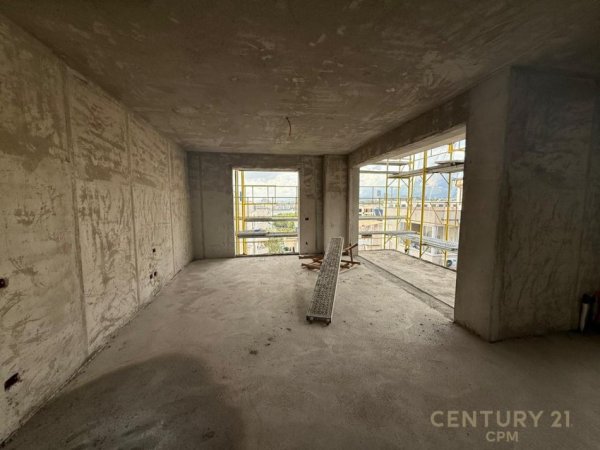 Tirane, shitet apartament 2+1+Ballkon Kati 4, 114 m² 229.000 € (Liqeni Thate)