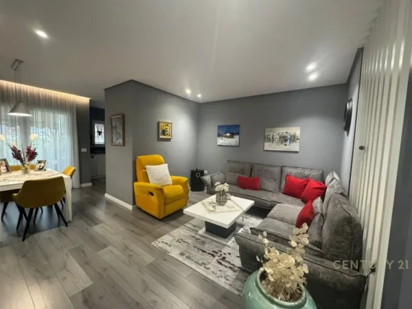 Tirane, shitet apartament duplex 2+1 Kati 4, 105 m² 239.000 € (Pallati ne Shigjeta)