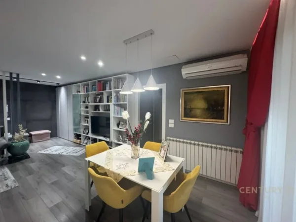 Tirane, shitet apartament duplex 2+1 Kati 4, 105 m² 239.000 € (Pallati ne Shigjeta)