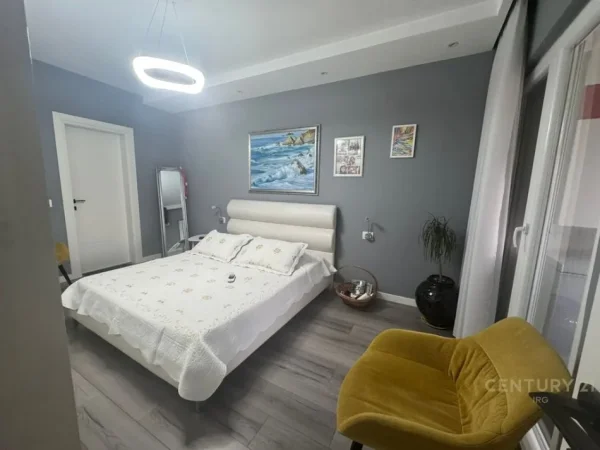 Tirane, shitet apartament duplex 2+1 Kati 4, 105 m² 239.000 € (Pallati ne Shigjeta)
