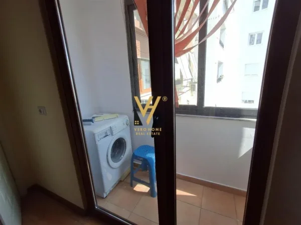 Tirane, shitet apartament 1+1+Ballkon Kati 6, 82 m² 180.000 € (QENDER)
