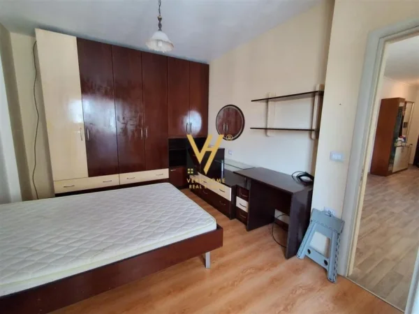 Tirane, shitet apartament 1+1+Ballkon Kati 6, 82 m² 180.000 € (QENDER)