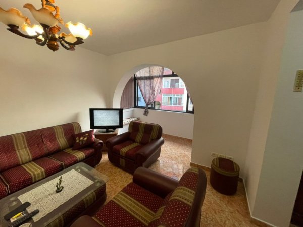 Tirane, jepet me qera apartament 1+1 Kati 5, 55 m² 370 € (Kinostudio)