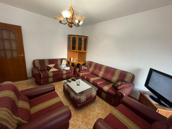 Tirane, jepet me qera apartament 1+1 Kati 5, 55 m² 370 € (Kinostudio)