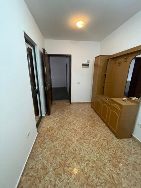 Tirane, jepet me qera apartament 1+1 Kati 5, 55 m² 370 € (Kinostudio)