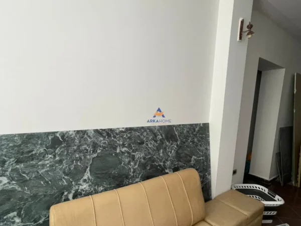 Tirane, jepet me qera ambjent biznesi Kati 0, 40 m² 45.000 € (Prane Rruges Budi,Qytet Studenti)