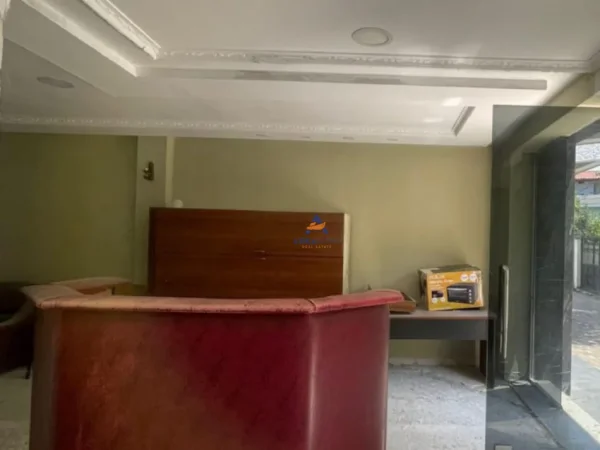 Tirane, jepet me qera ambjent biznesi Kati 0, 40 m² 45.000 € (Prane Rruges Budi,Qytet Studenti)