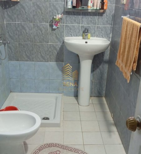 Tirane, jepet me qera apartament 1+1+Ballkon Kati 3, 55 m² 500 € (Rruga Bardhyl)