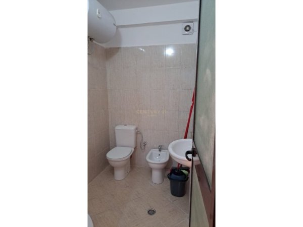 Tirane, jepet me qera apartament 1+1 Kati 7, 71 m² 450 € (Qyteti Studenti)